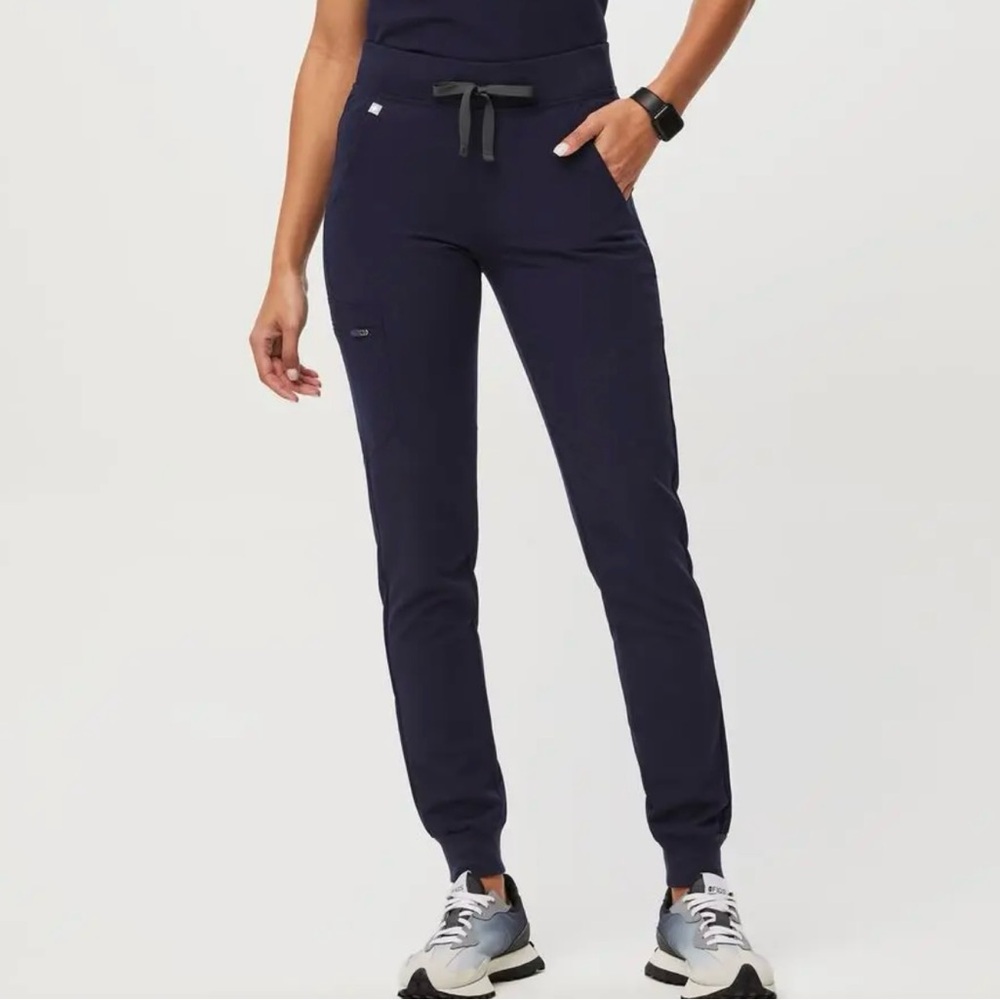 2 Figs Women's Navy Zamora Jogger Scrub Pants™